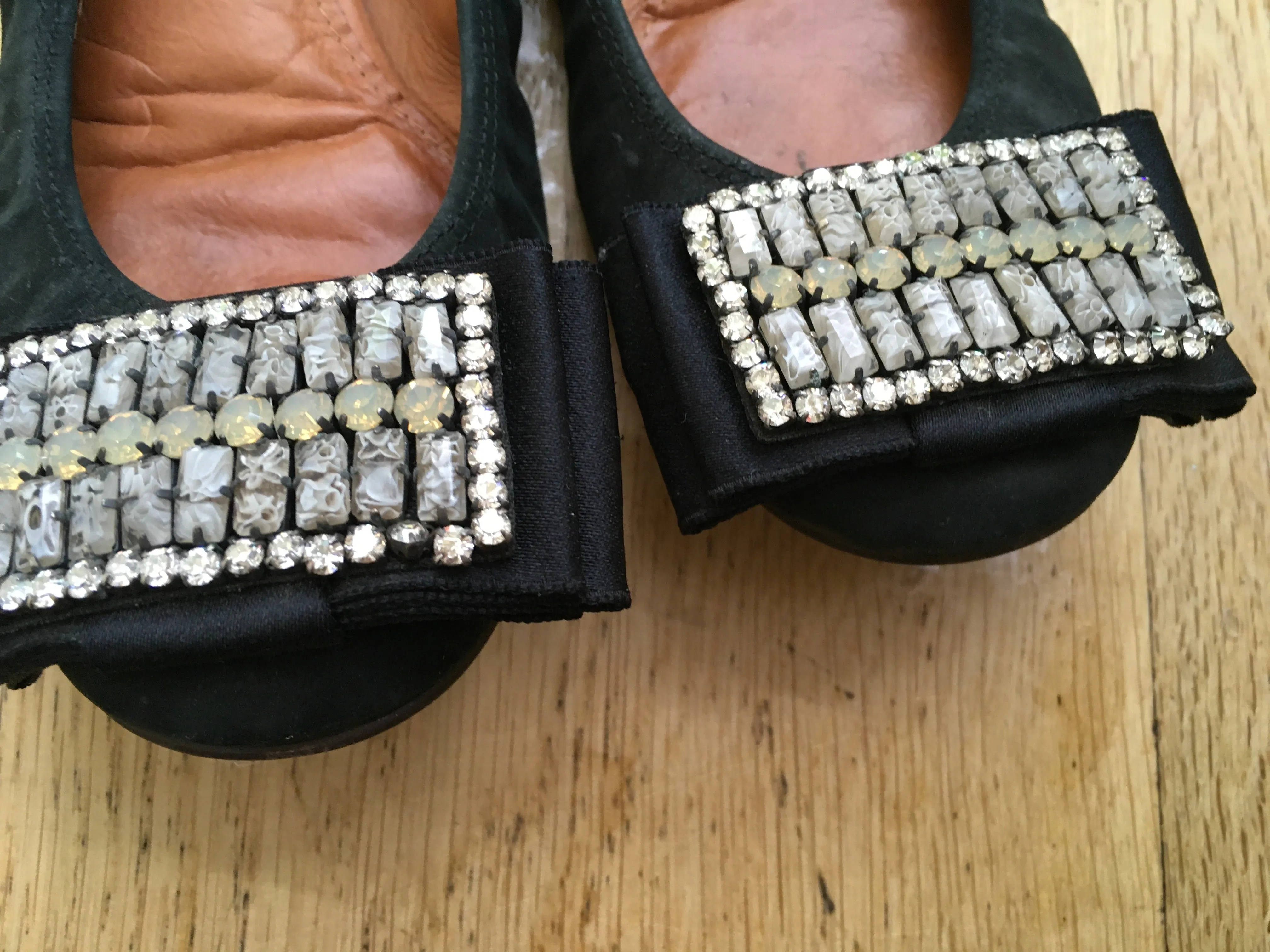 Lanvin round-toe flats with beaded embellishments flats Size 35  ladies