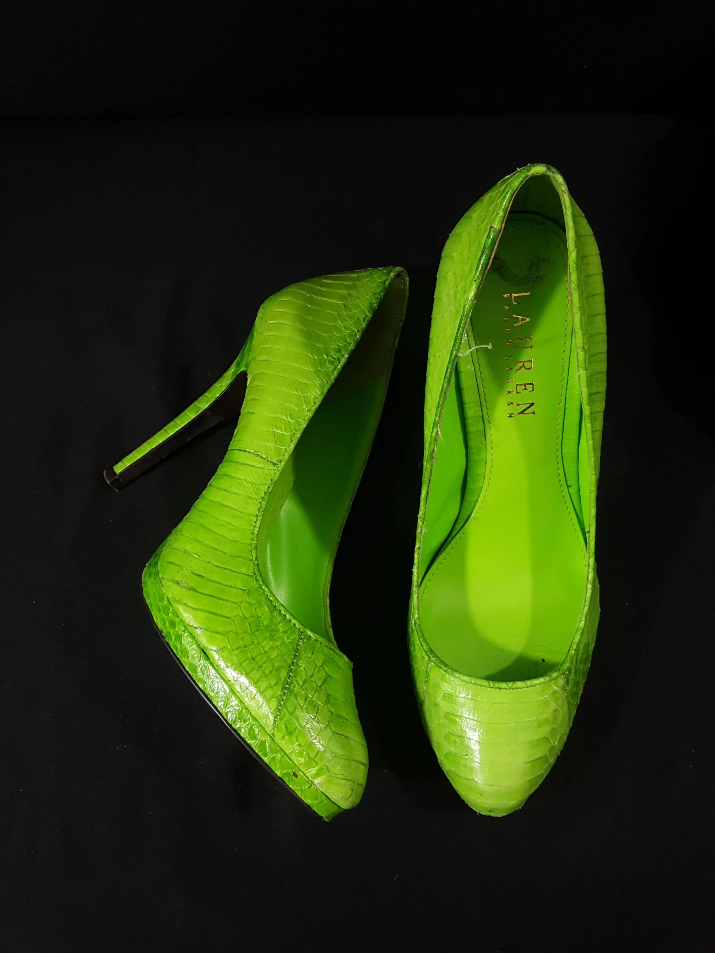 Lauren Ralph Lauren Snake Skin Pumps size 6 1/2 B