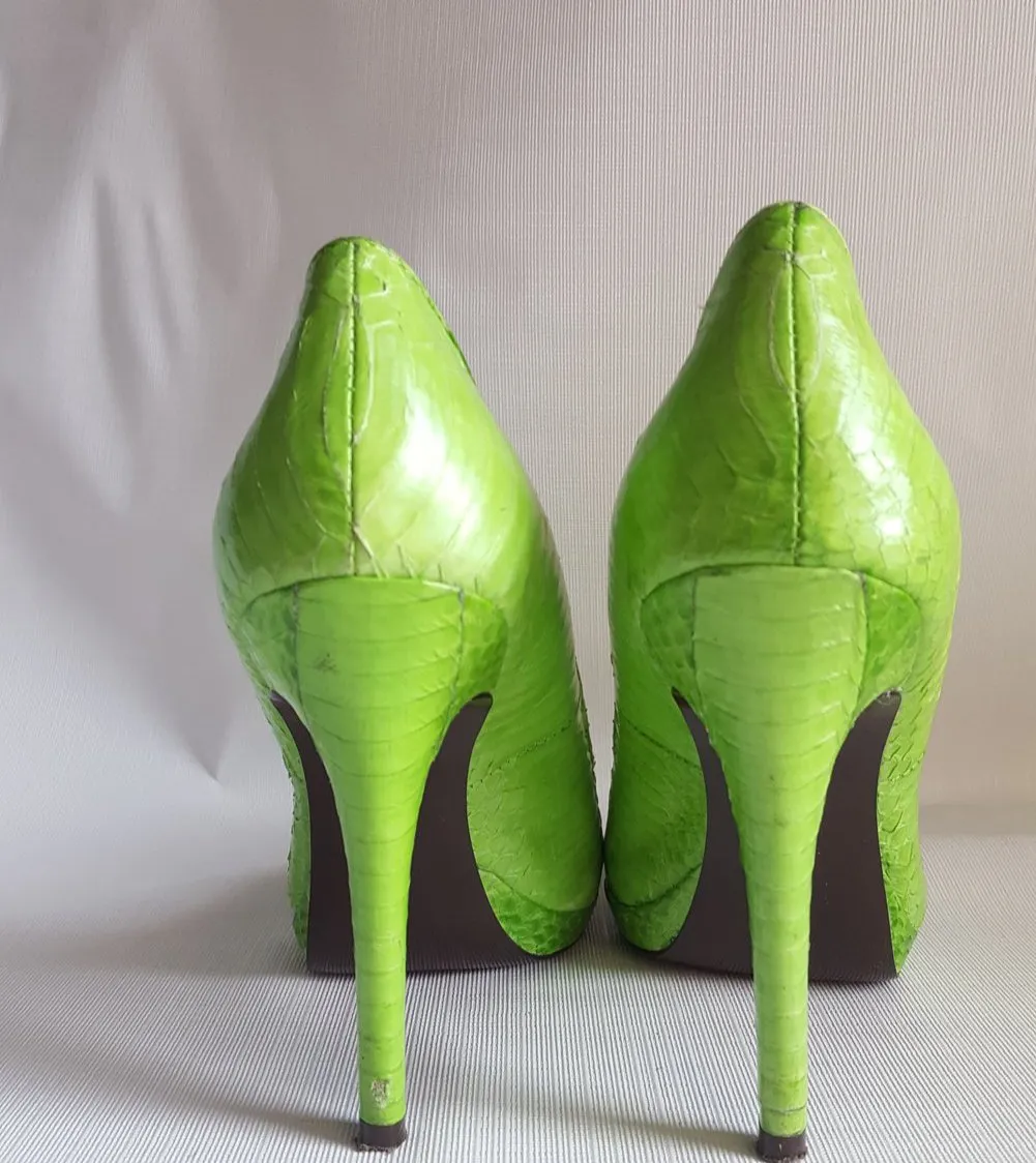Lauren Ralph Lauren Snake Skin Pumps size 6 1/2 B